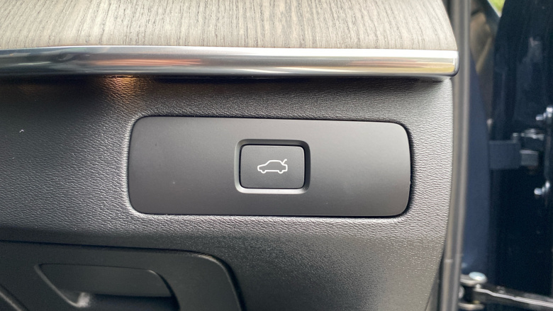 Volvo XC90 2.0 B6P Ultimate Dark 5dr AWD Geartronic Petrol Estate